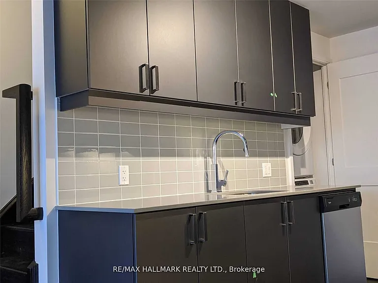 1010 Portage Pkwy #Townhouse 15 — Photo 6
