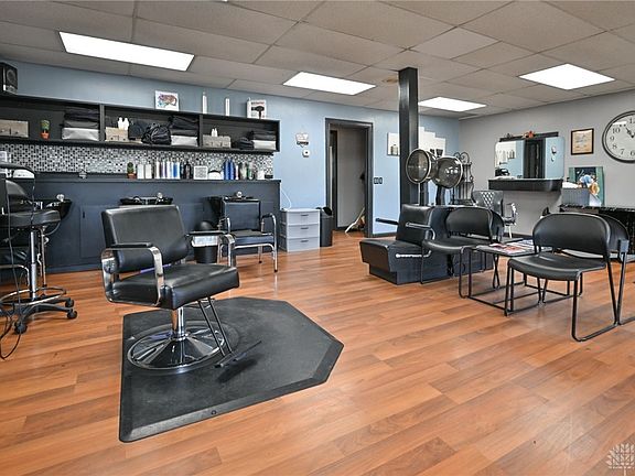 4th image of 2201 Woodside Ave