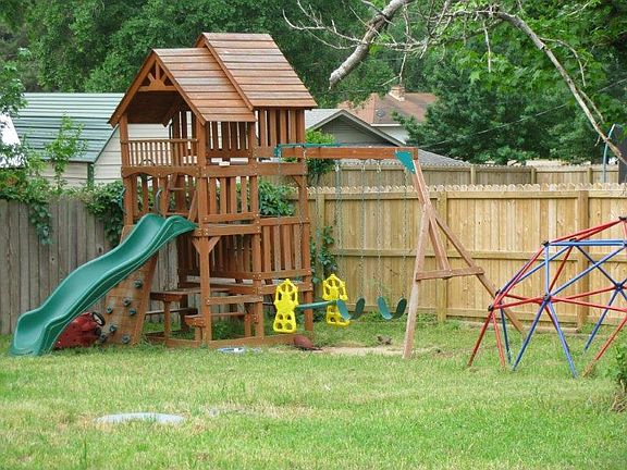 5th image of 2003 Ashley Dr