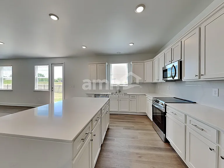 338 Golucke Way — Photo 3