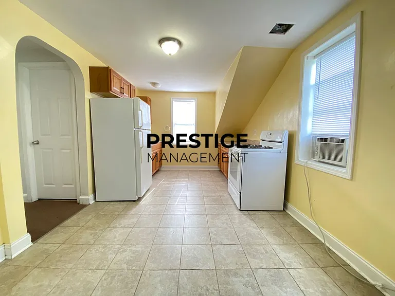 7709 W Taft St #3 — Photo 3
