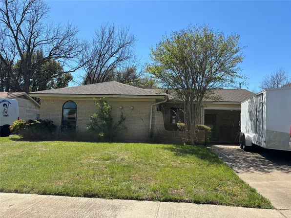 400 Harris Dr, Crowley, TX 76036