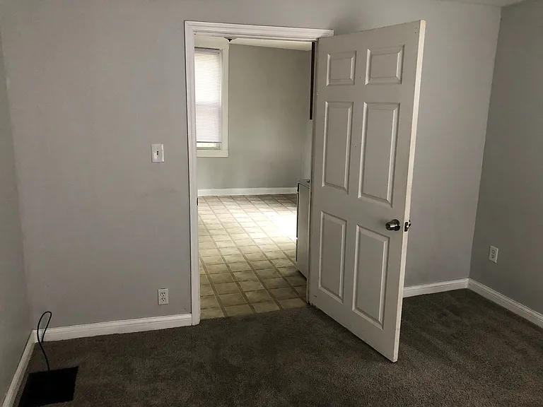 557 Walnut St NE #1 — Photo 17