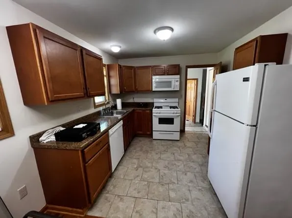 14734 Chamberlain Rd, Flat Rock, MI 48134