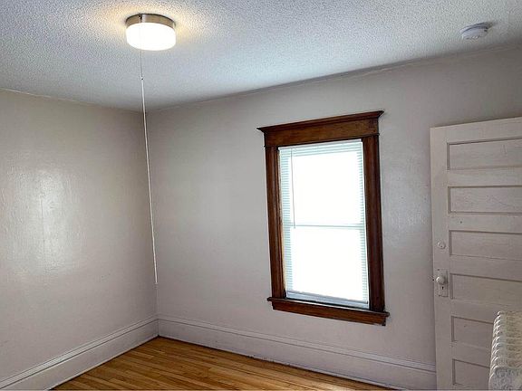 2nd image of 3141 Pleasant Ave #2