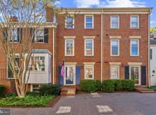 824 Bashford Ln, Alexandria, VA 22314