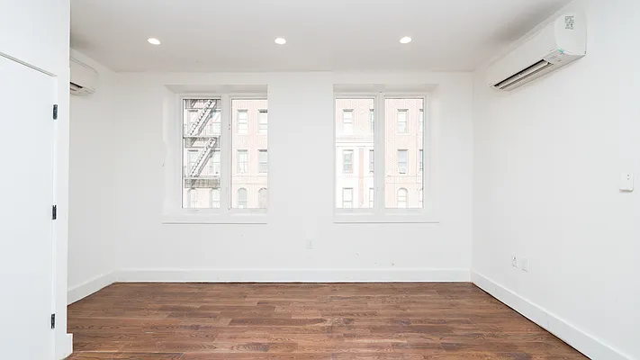 Rented by Nooklyn NYC LLC | media 12