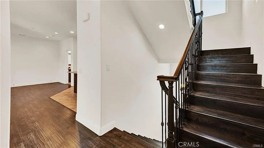 2 bed, 2.5 bath, 1400 sqft, $2,750 — Photo 2