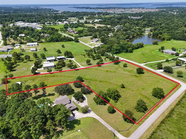 Thompson Rd, Willis, TX 77318