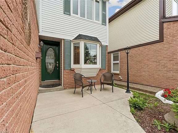 3rd image of 26 Jameson Cres