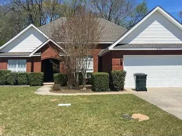 501 Links View Dr, Bonaire, GA 31005