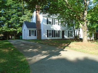 2300 Heather Glen Ln, Charlotte, NC 28208