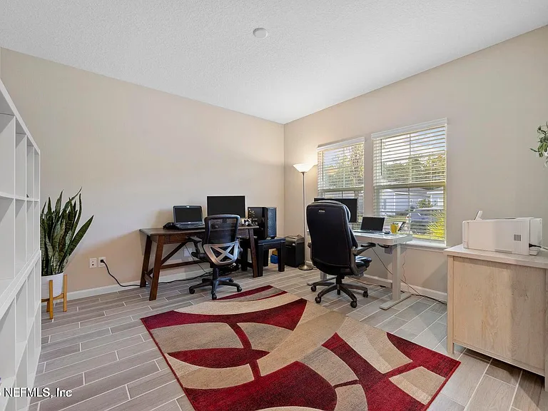 1780 Amberly Dr — Photo 7