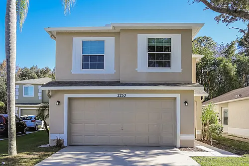 2253 Heathwood Cir Photo 1