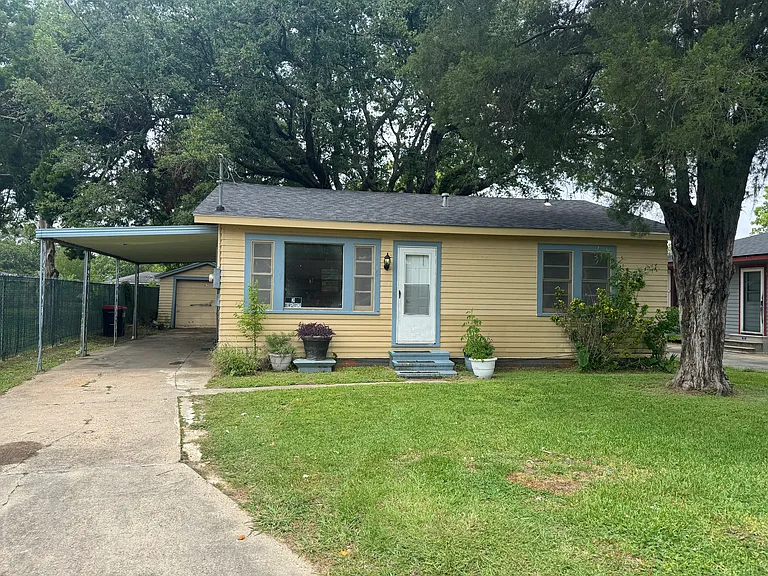 612 Arthur St — Photo 1