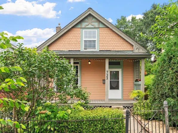 733 5th St E, Saint Paul, MN 55106