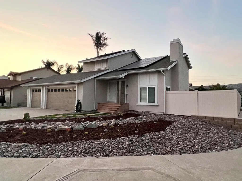 4 bed, 1409 sqft, $4,995 — Photo 2