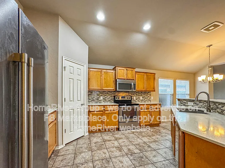 19221 Blanco Dr — Photo 3