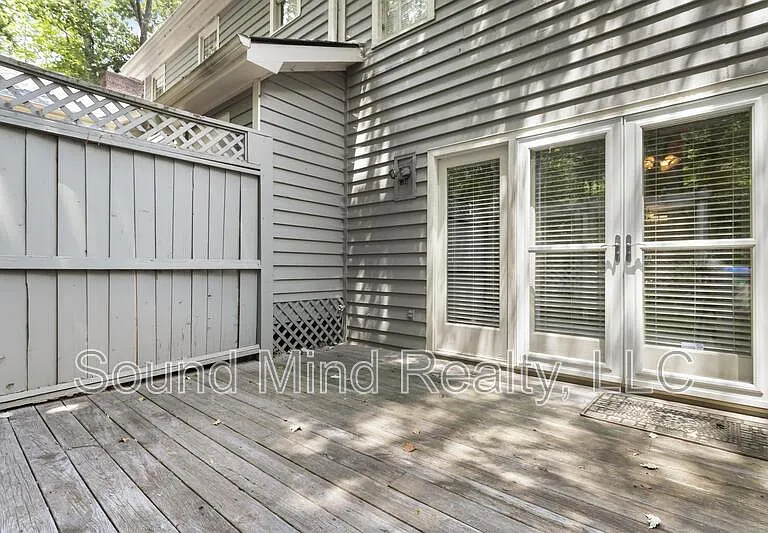 112 Lomond Ln — Photo 34