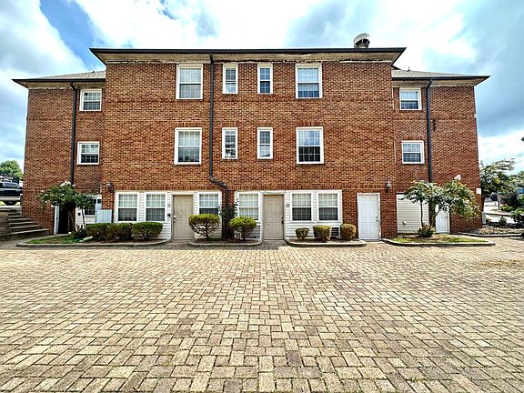 3rd image of 610 N 2nd St APT 12