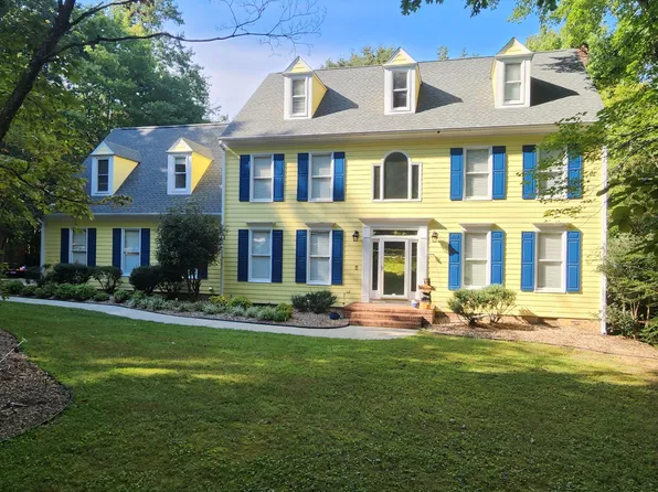 303 Get A Way Ln, Bahama, NC 27503