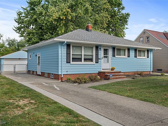 2nd image of 26261 Aaron Dr