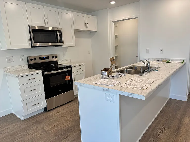2814 E Fireweed Ln — Photo 6
