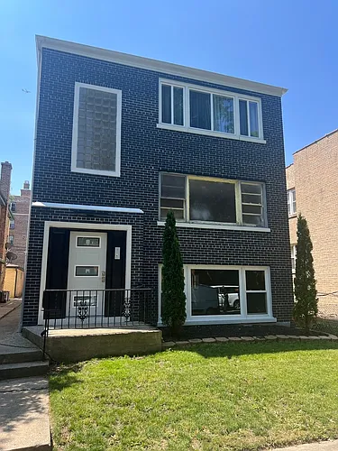 2607 W Rascher Ave #1 Photo 1