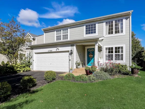 2766 Rosehall Ln, Aurora, IL 60503