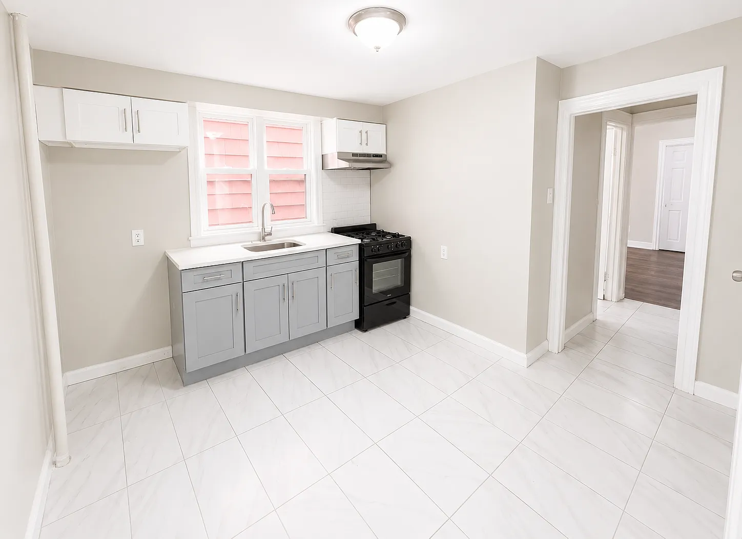 3 bed, 1200 sqft, $2,045 — Photo 2