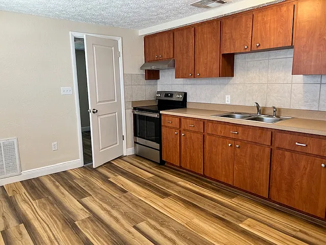 $1650 3 Bed/ 2 Bath house in New Port Richey — Photo 3