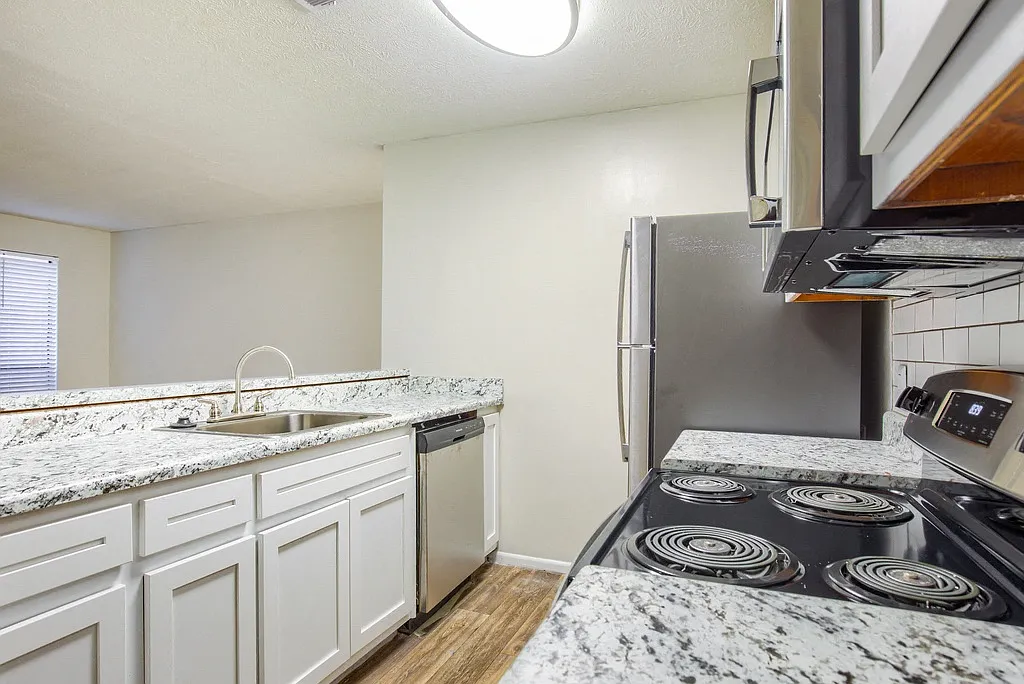 Sandpiper Apartments — Photo 3
