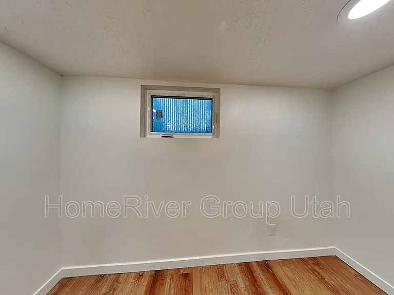 563 S Denver St #4 — Photo 8