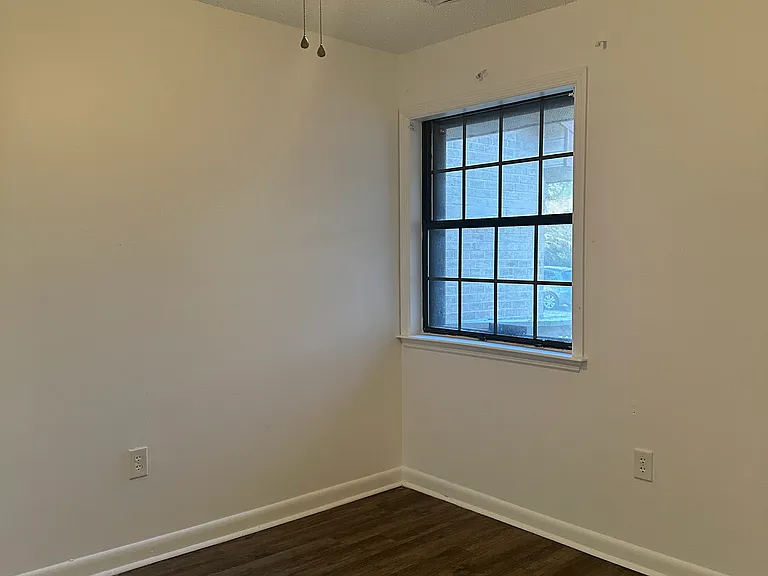 7911 Ebony Ct — Photo 10