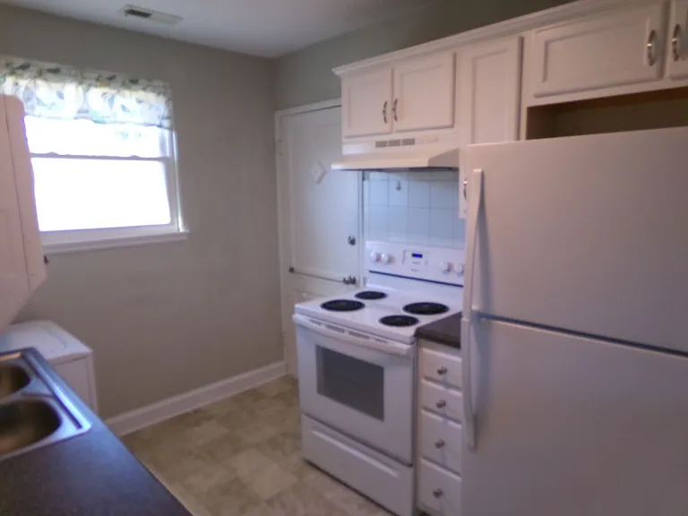2527 C Miller Park Cir — Photo 7