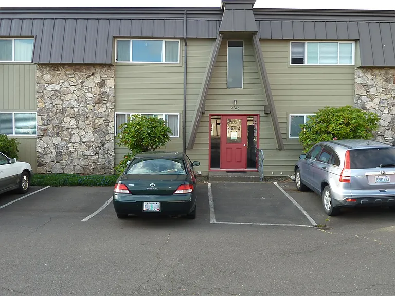 2147-2191 NW Mast Pl — Photo 33