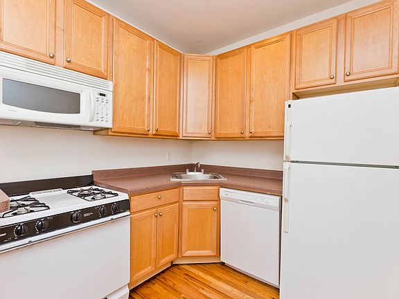 3rd image of 1828 W Lawrence Ave #4807-3B