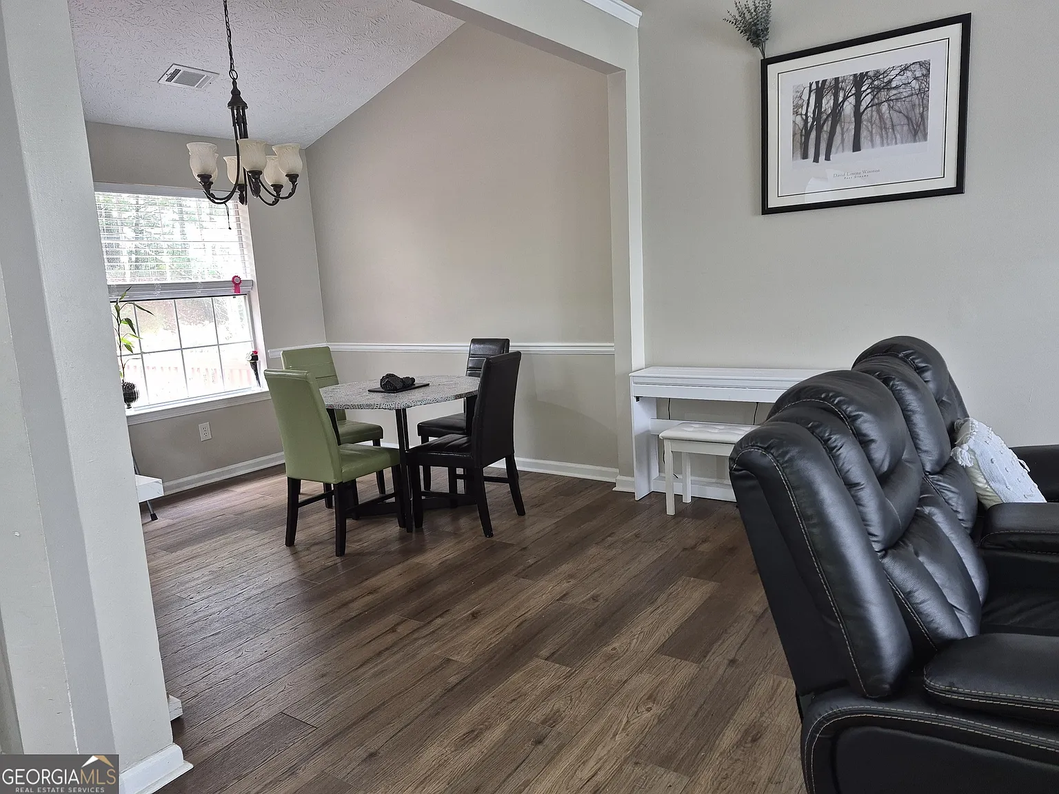 4 bed, 3.0 bath, 3926 sqft, $2,850 — Photo 4