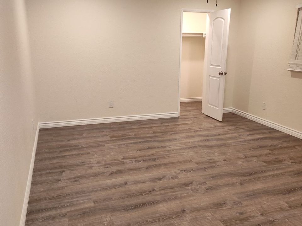 1st image of 550 Elm Dr #203
