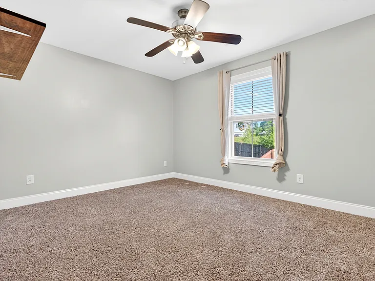 104 Woodtrace Ct — Photo 35
