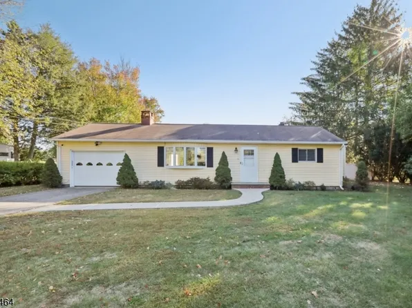 6 Mohawk Trl, West Milford Twp., NJ 07480