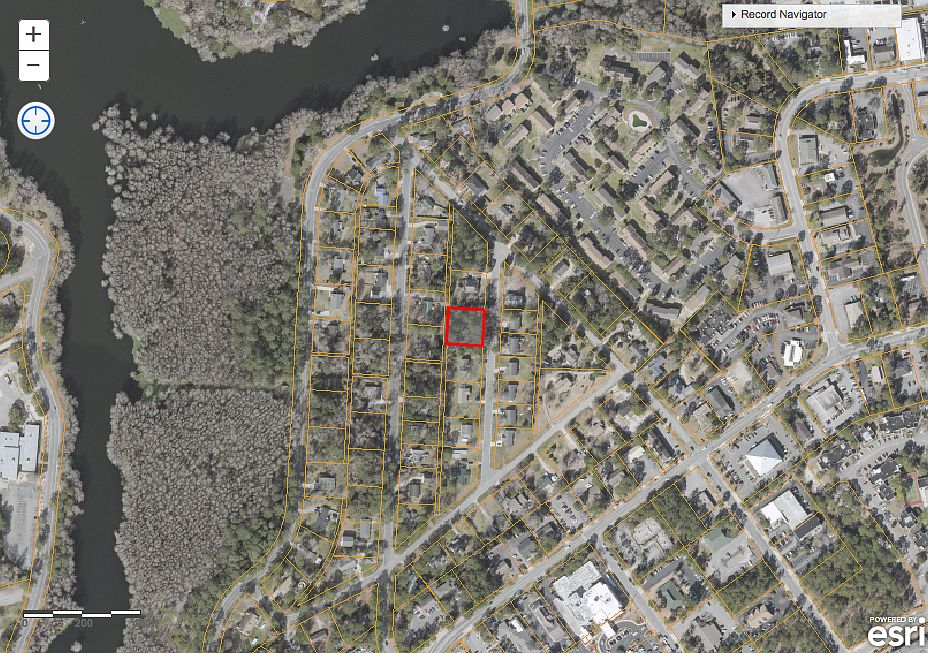 2nd image of 2114 Holly Dr