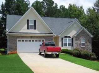 121 Dodgen Place Dr, Hampton, GA 30228