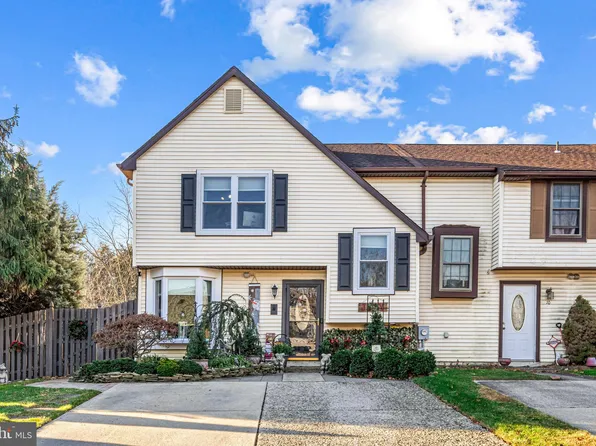 12 Kanabe Dr, Westampton, NJ 08060