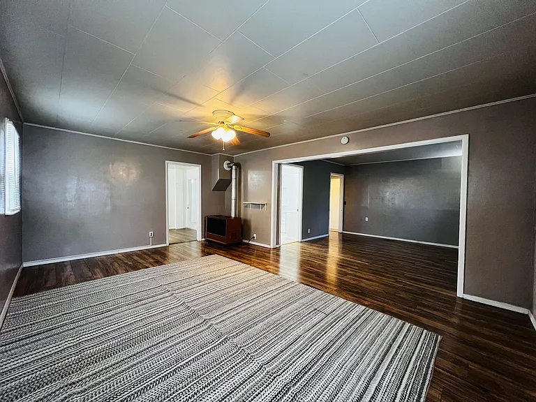 1003 S 8th St — Photo 3