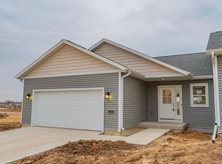 1233 Tivoli Cir, Oregon, WI 53575