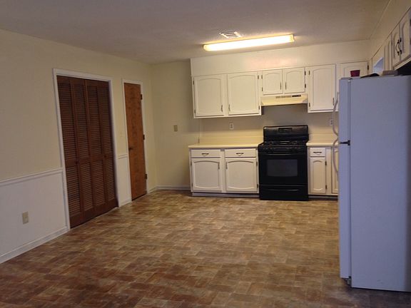 3rd image of 2125 Country Walk Way SE #B