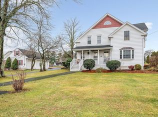 692 Nashua Rd, Dracut, MA 01826