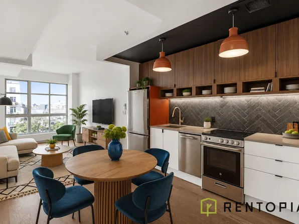 824 Lexington Avenue image 1 of 14