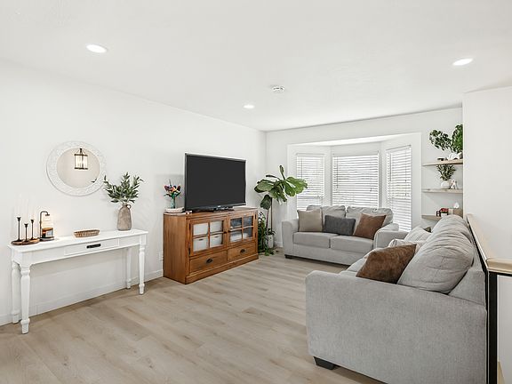 3rd image of 5919 W Feldspar Way